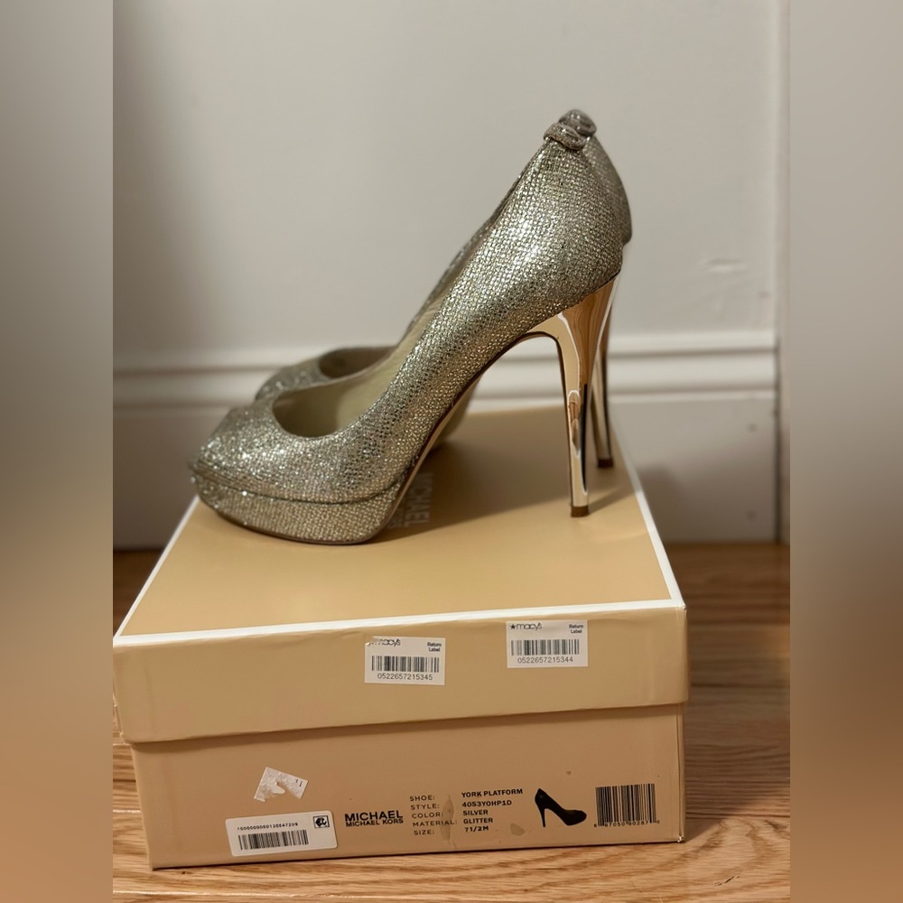 Michael Kors Silver glitter pumps